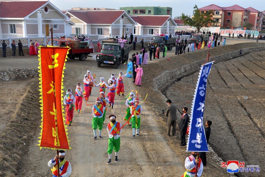 5-서부지구 피해지역들에서의 새집들이경사